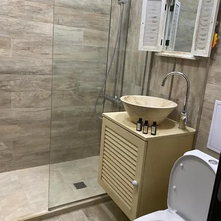 Sea Garden Apartment, Excellent Location With Free Parking Daire