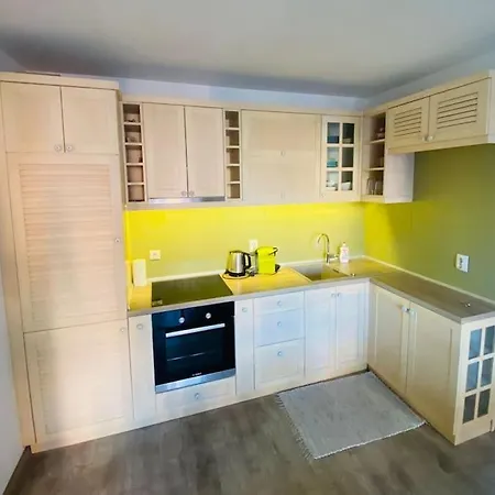 Sea Garden Apartment, Excellent Location With Free Parking Daire Burgaz