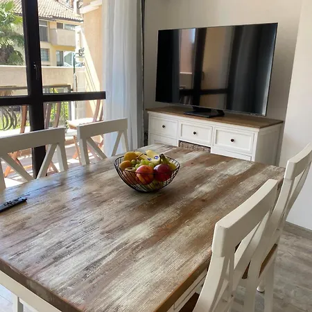 Sea Garden Apartment, Excellent Location With Free Parking Daire Burgaz