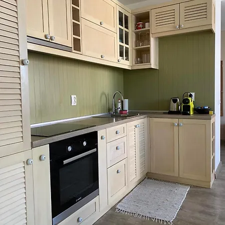 Daire Sea Garden Apartment, Excellent Location With Free Parking Burgaz