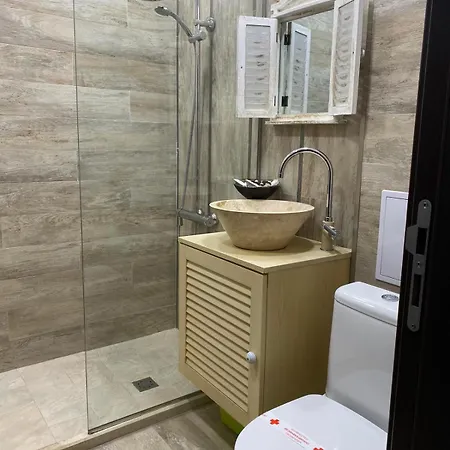 Daire Sea Garden Apartment, Excellent Location With Free Parking *